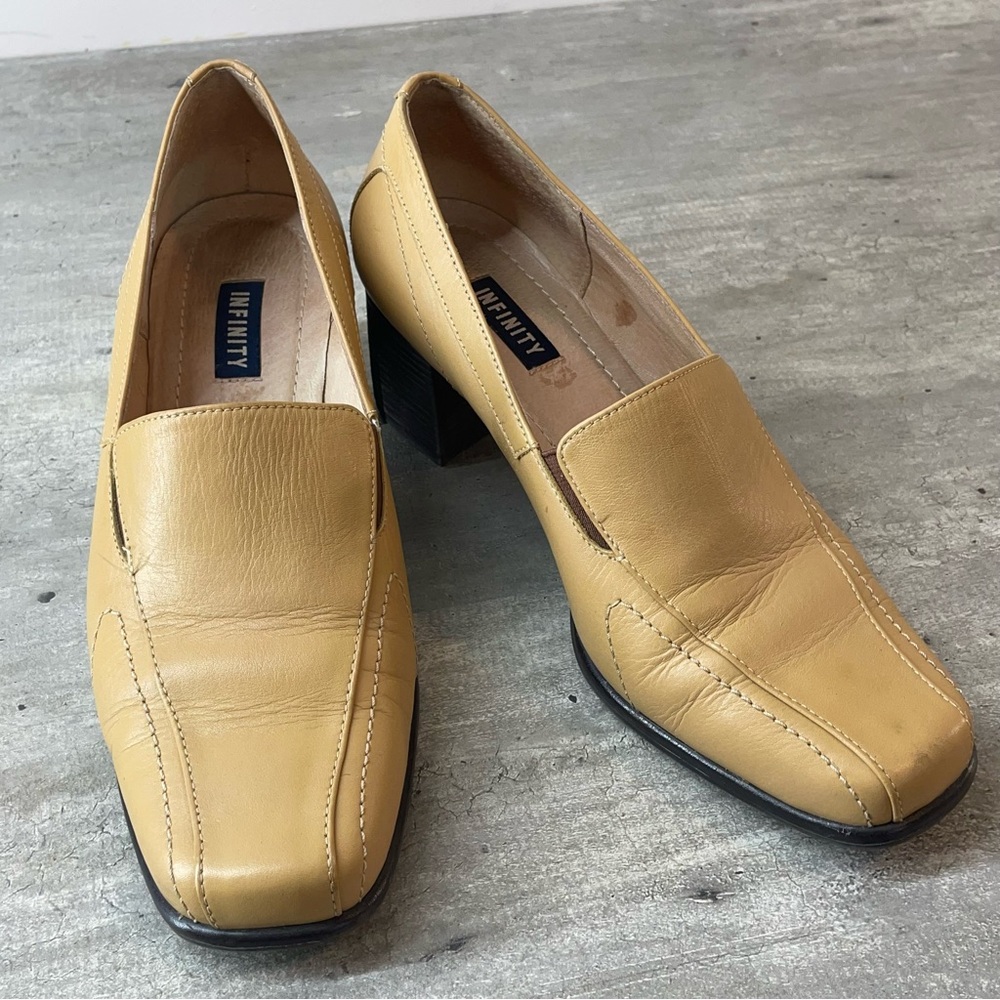 Infinity Leather Block Heel Loafers Women 8M Tan Good Square Toe Officecore
